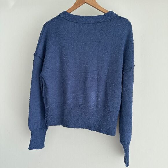 Fuzzy cardigan Sweater button front - Picture 6 of 11